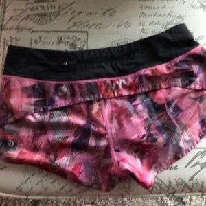 Lululemon shorts size 6